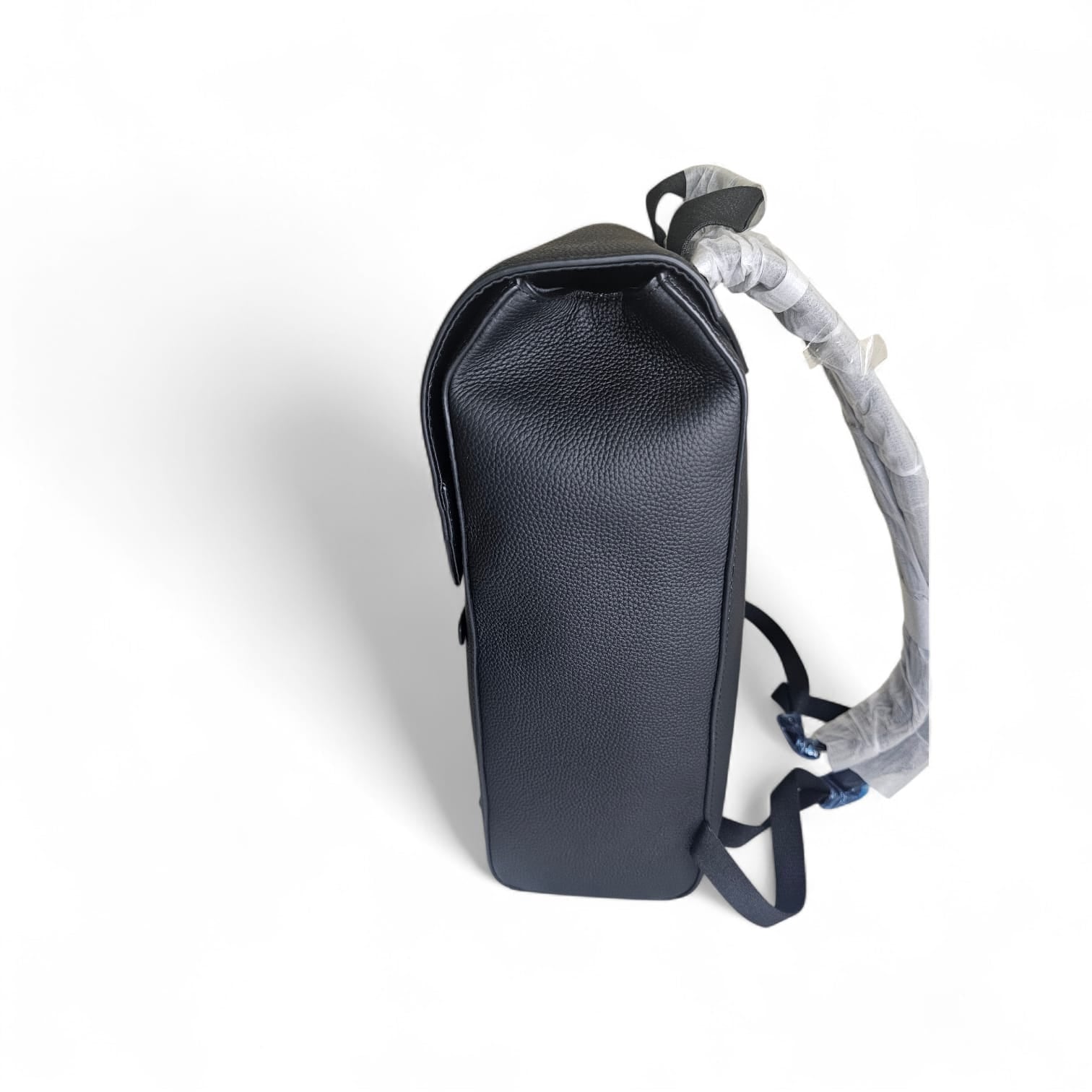 Premium Pure Leather Backpack for Men – Stylish Black Travel & Work Bag with Front Zipper Pocket